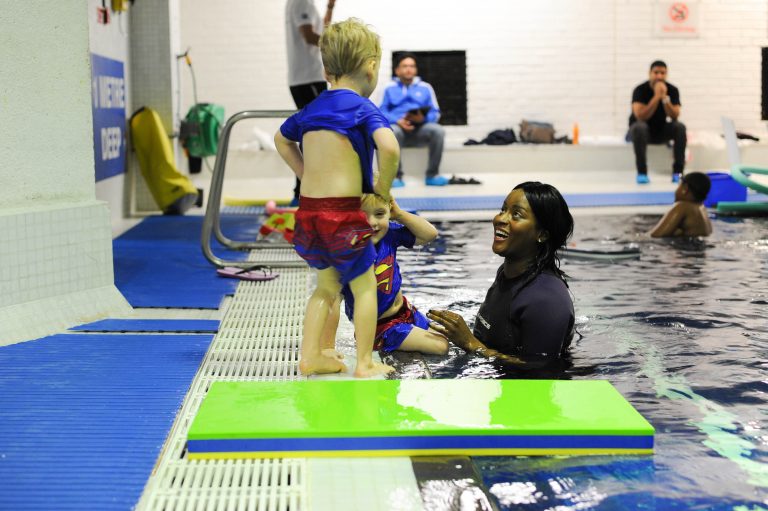 Black Swimming Expert Teaches Thousands How to Swim @GoggleandGiggle